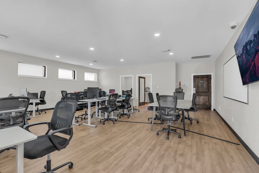 More Photos Of 907 Otto St, Brookshire Loft Creative Space For Sale