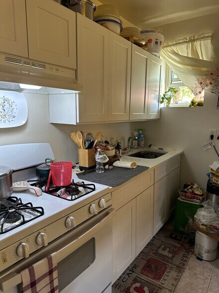 More Photos Of 807 Barbey St, Brooklyn Apartments For Sale