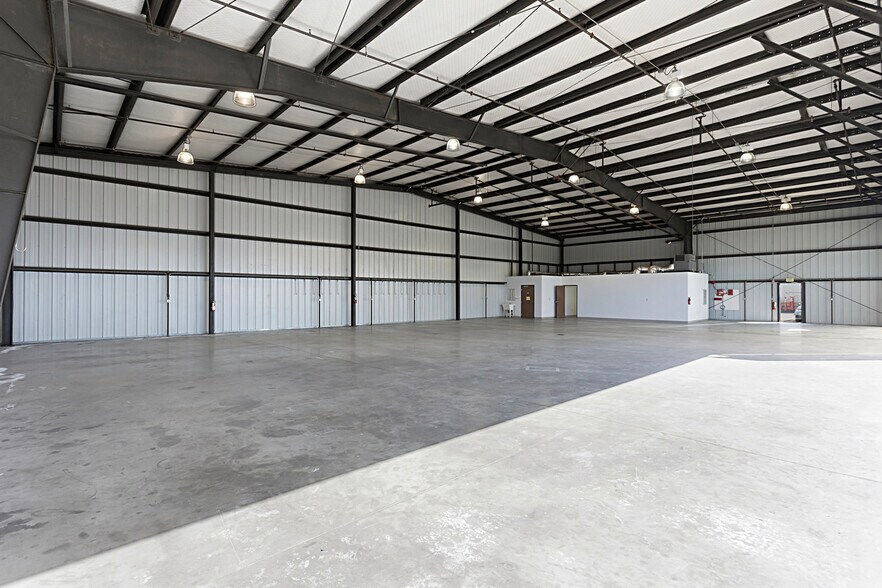 More Photos Of 2898 Montecito Rd, Ramona Airplane Hangar For Lease