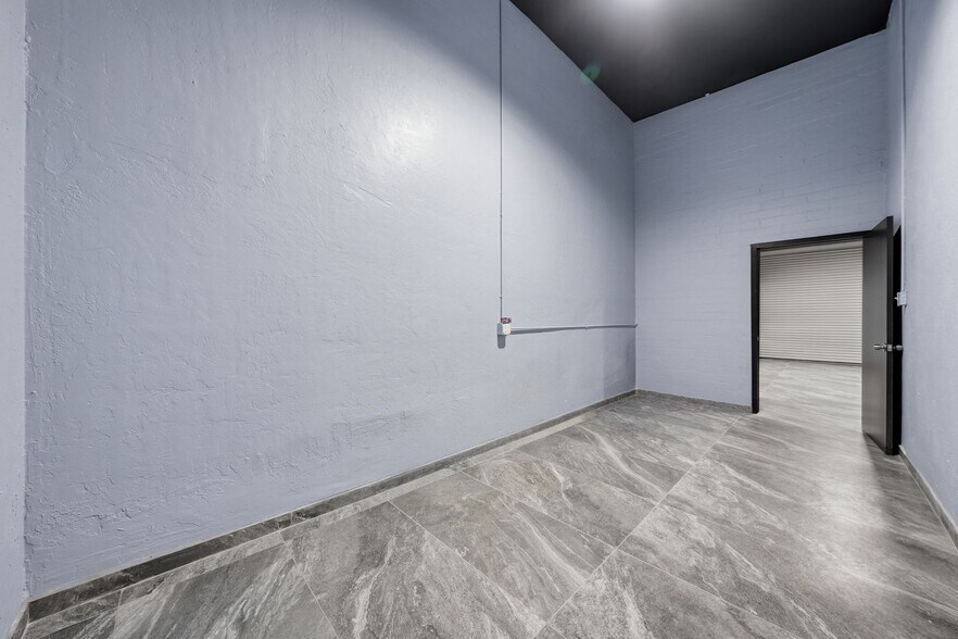 More Photos Of 2692 Imperial Ave, San Diego Storefront For Sale
