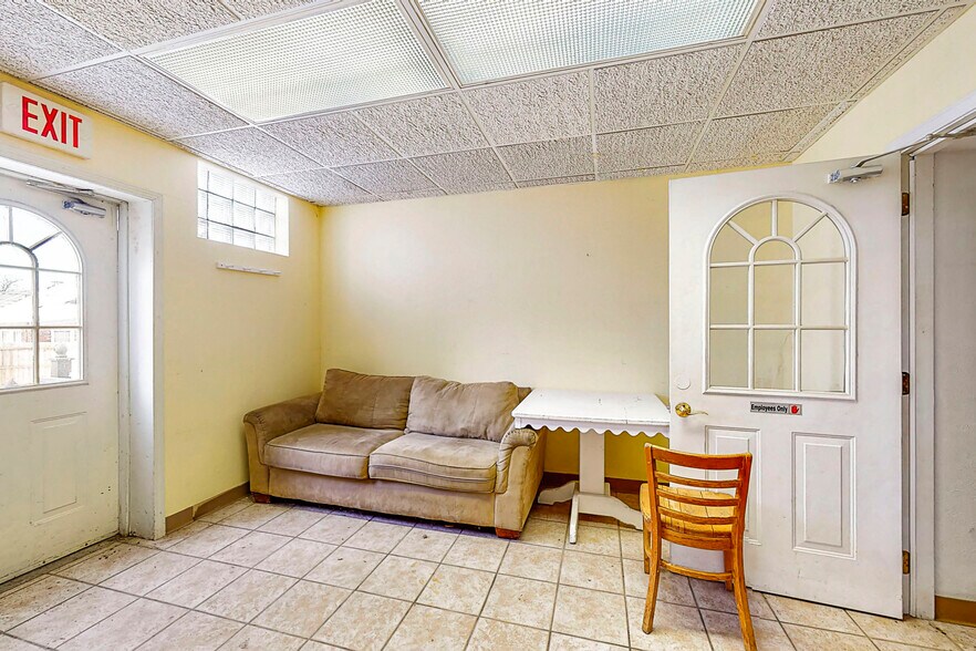 More Photos Of 3125-3133 N Prospect Rd, Peoria Freestanding For Lease