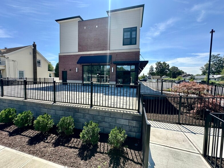 More Photos Of 57 Hamburg Tpke, Riverdale Restaurant For Sale