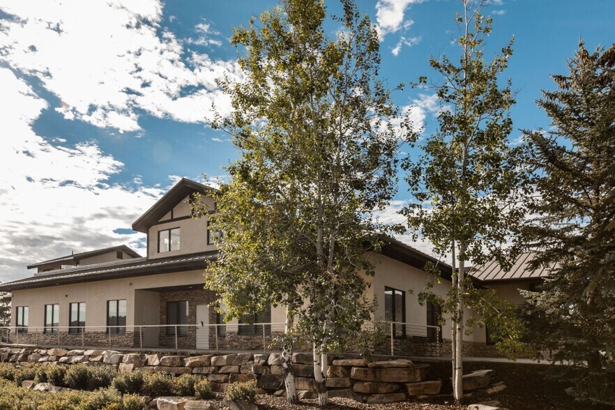 More Photos Of 6546 N Landmark Dr, Park City Office For Lease