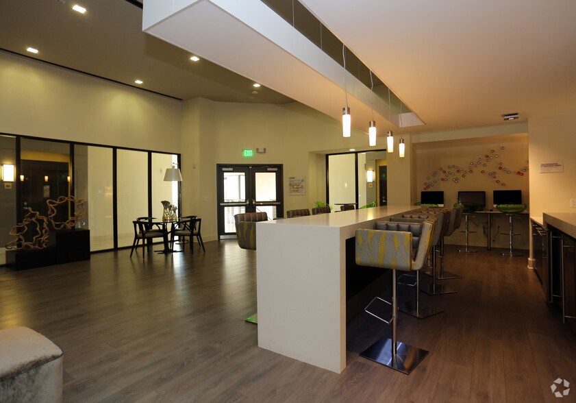 More Photos Of 101 N Wolfe St, Baltimore Apartments For Lease