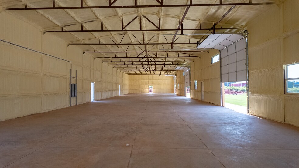 More Photos Of 11700 Blacksand Dr, Edmond Warehouse For Sale