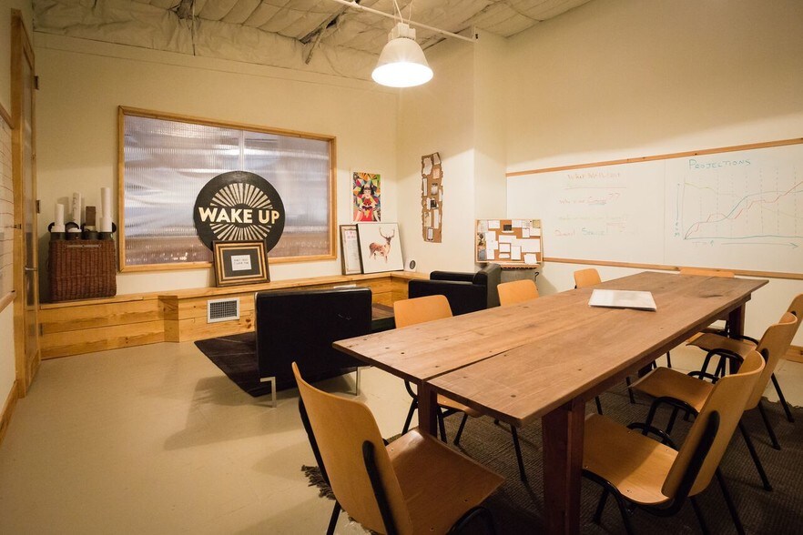 More Photos Of 409-411 Monroe W, Austin Office For Lease