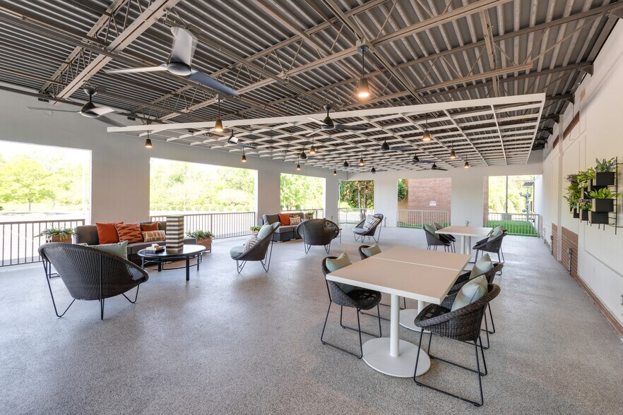 More Photos Of 455 Duke Dr, Franklin Office For Lease