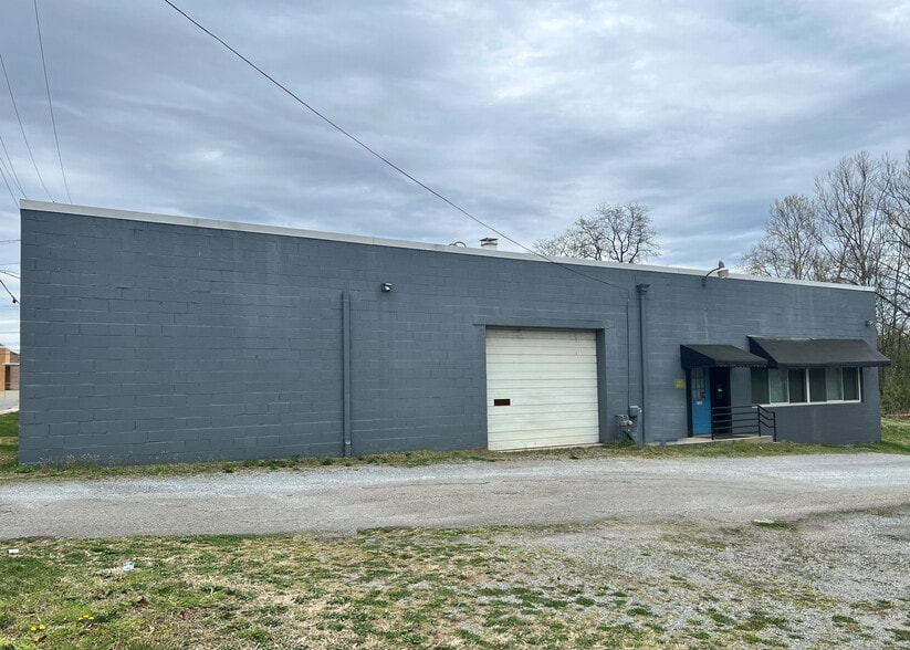 More Photos Of 1128 Blue Buckle Aly, Lynchburg Service For Sale