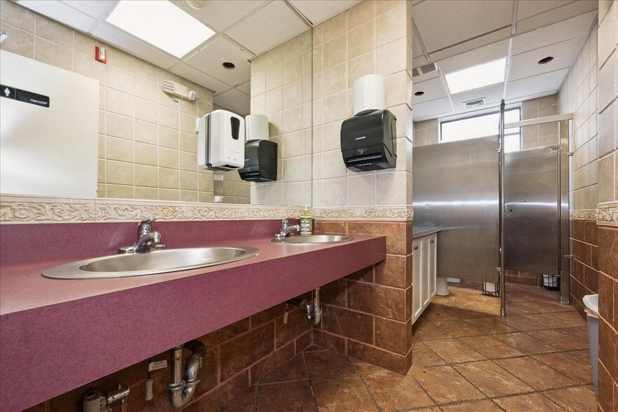 More Photos Of 343 Jerusalem Ave, Hicksville Religious Facility For Sale