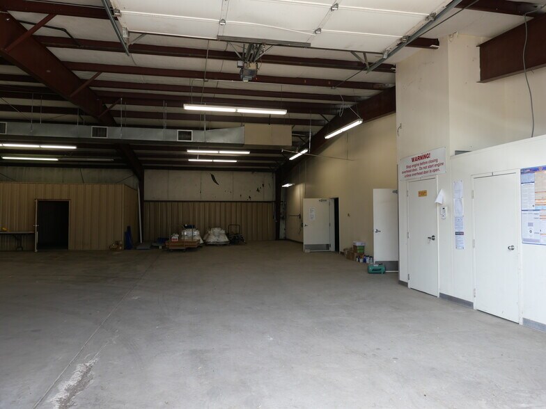 More Photos Of 1364 NE 3rd St, Oklahoma City Warehouse For Sale