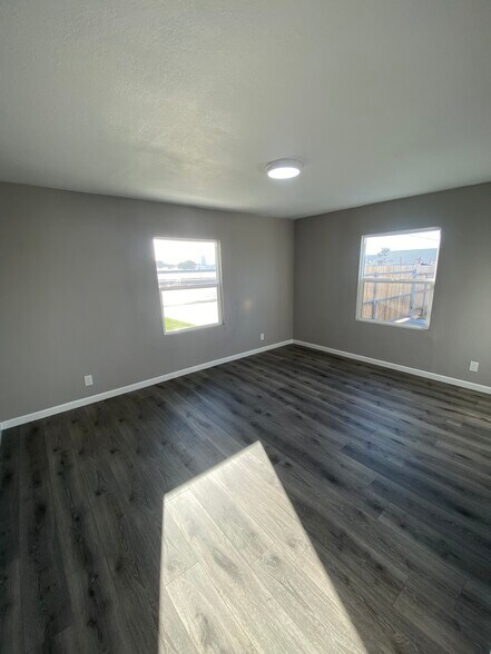 More Photos Of 1679 S O St, Tulare Light Manufacturing For Lease