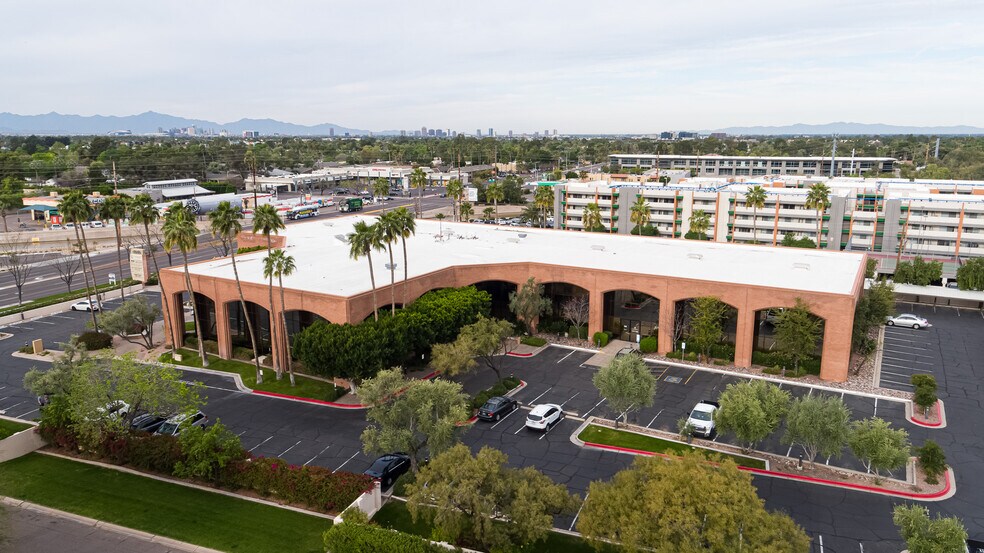 More Photos Of 4040 E Camelback Rd, Phoenix Office For Lease