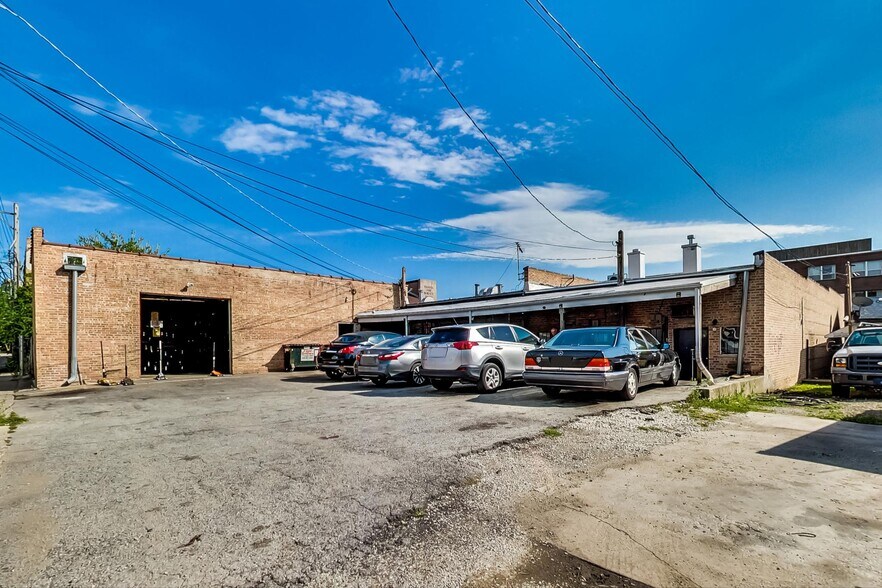 More Photos Of 2628-2634 W Touhy Ave, Chicago Storefront Retail Office For Sale