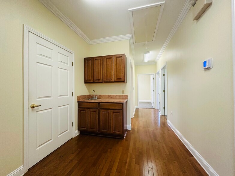 More Photos Of 7545 Centurion Pky, Jacksonville Medical For Lease