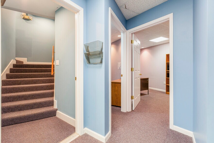 More Photos Of 3044 Breckenridge Ln, Louisville Office Residential For Sale