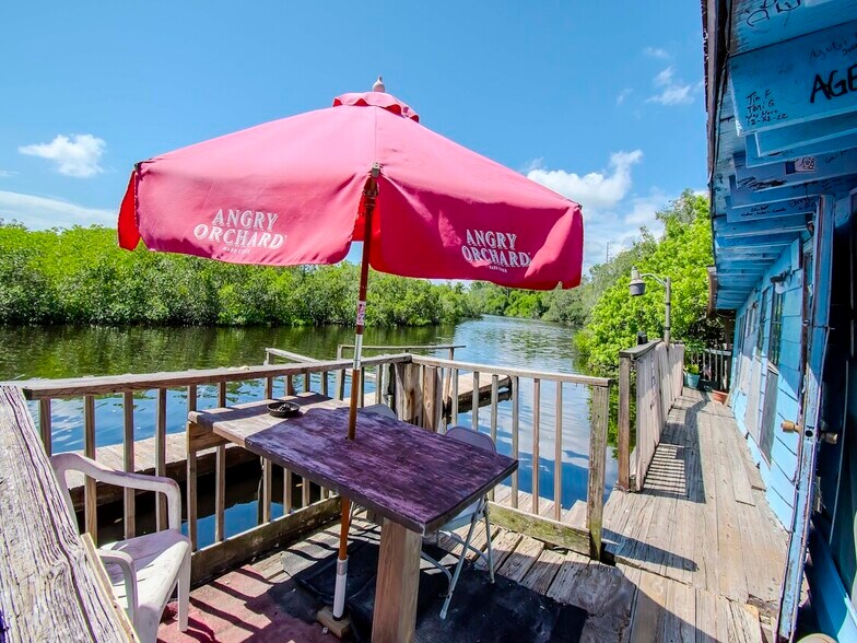 More Photos Of 1761 Beckett Way & US Highway 19, Tarpon Springs Bar For Sale