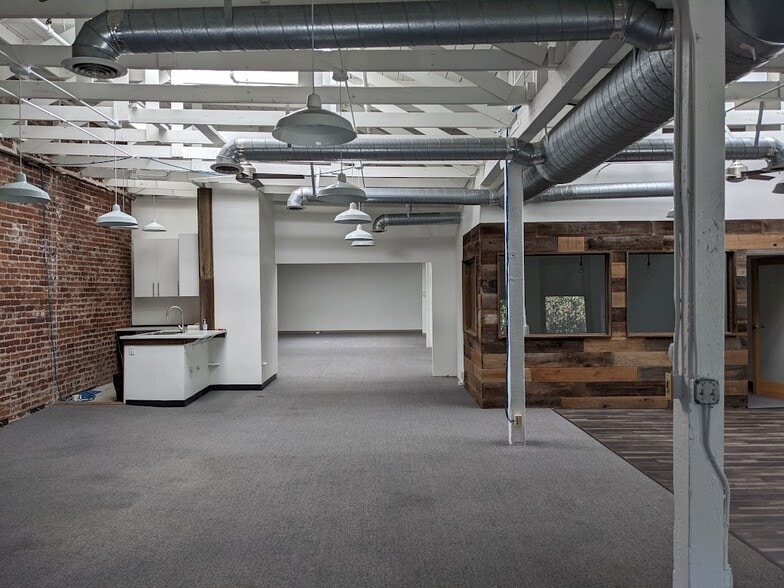 More Photos Of 230-236 8th St, San Francisco Light Manufacturing For Lease