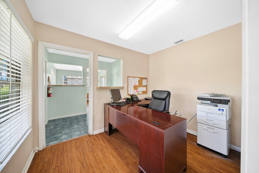 More Photos Of 1415 NW 23rd Ave, Chiefland Medical For Sale