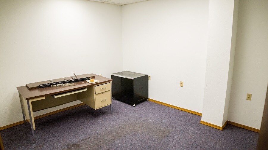 More Photos Of 4310 Oklahoma Ave, Woodward Distribution For Sale