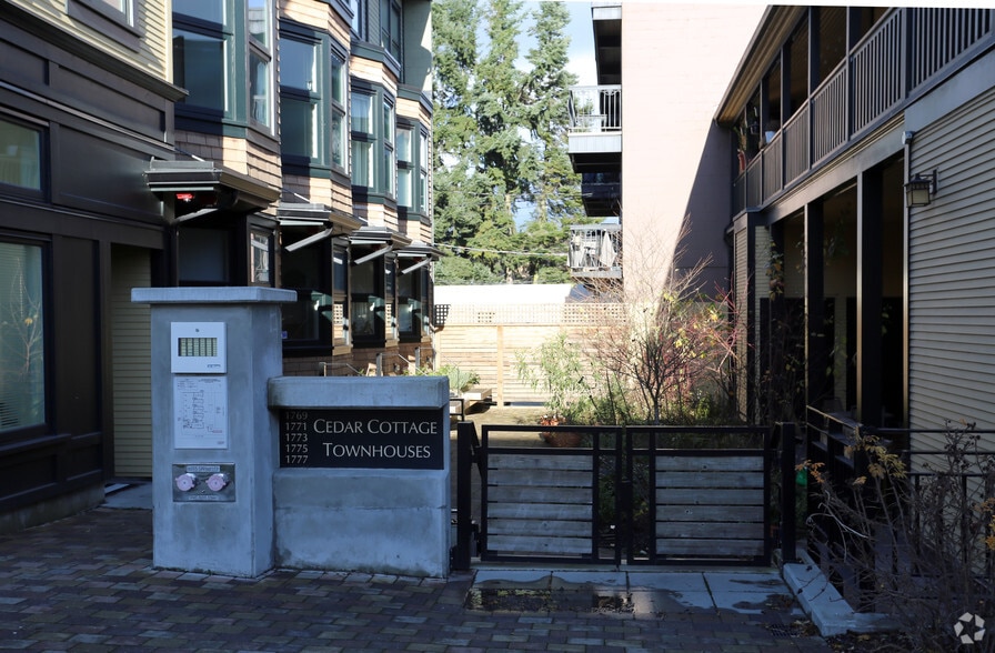 More Photos Of 3589 Commercial St, Vancouver Restaurant For Sale