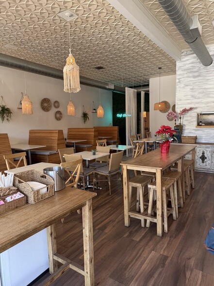 More Photos Of 8416-8432 Pershing Dr, Playa del Rey Storefront Retail Office For Lease