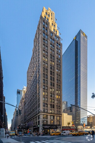 More Photos Of 494 Eighth Ave, New York Loft Creative Space For Lease