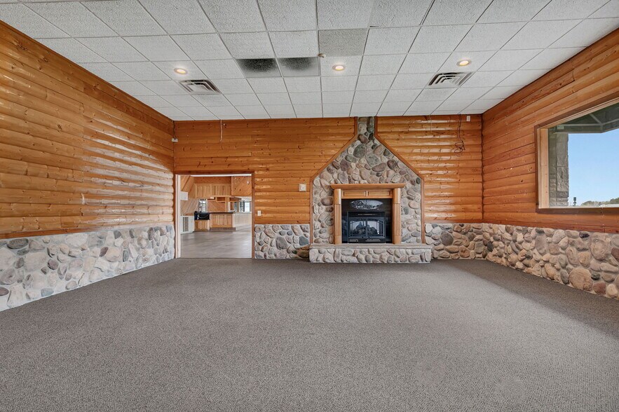 More Photos Of 14860 165th Ave, Becker Restaurant For Sale