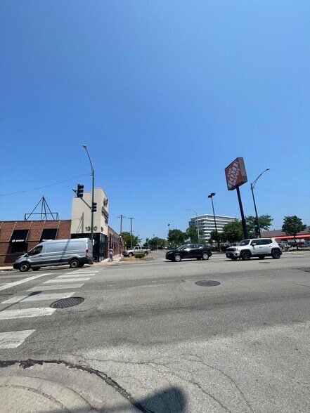 More Photos Of 1300-1308 W North Ave, Chicago Storefront For Lease