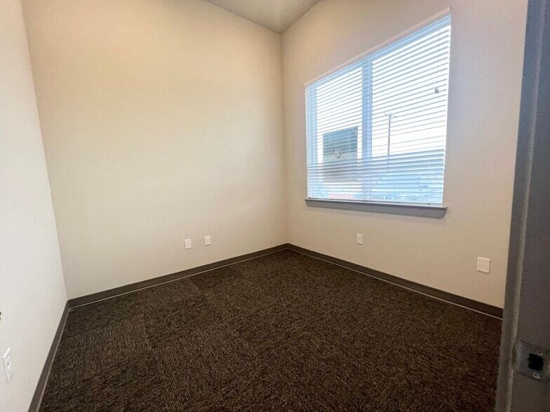 More Photos Of 525 Shiloh Rd, Plano Medical For Lease