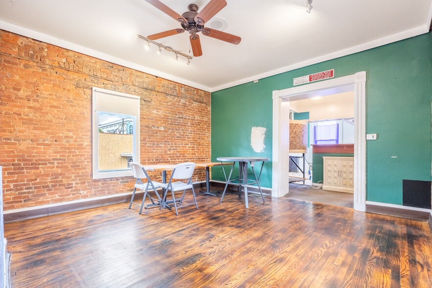 More Photos Of 336 Monmouth St, Newport Restaurant For Sale