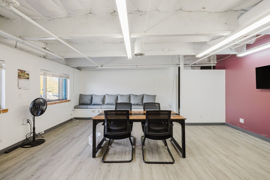 More Photos Of 222 Silver St, Elko Manufacturing For Lease