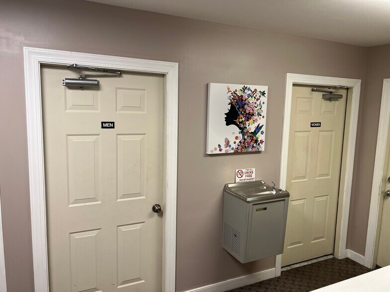 More Photos Of 10106 Krause Rd, Chesterfield Office For Lease