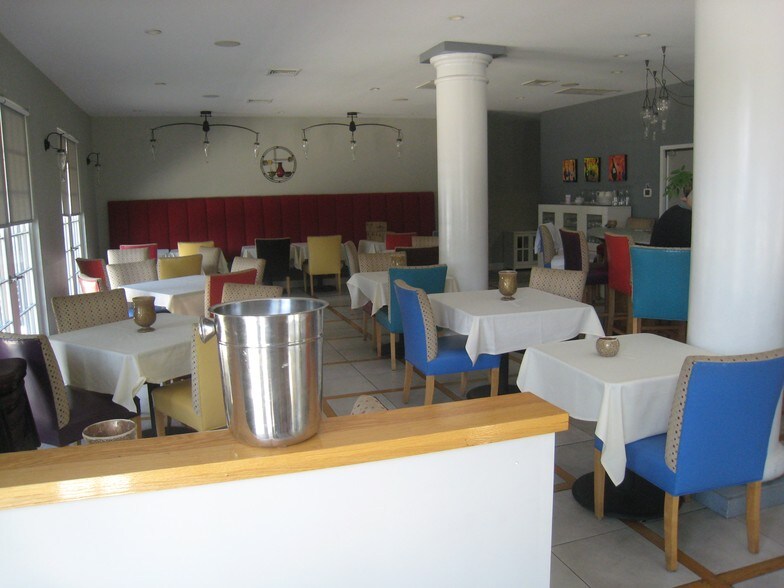 More Photos Of 34 W Merchant St, Audubon Restaurant For Sale