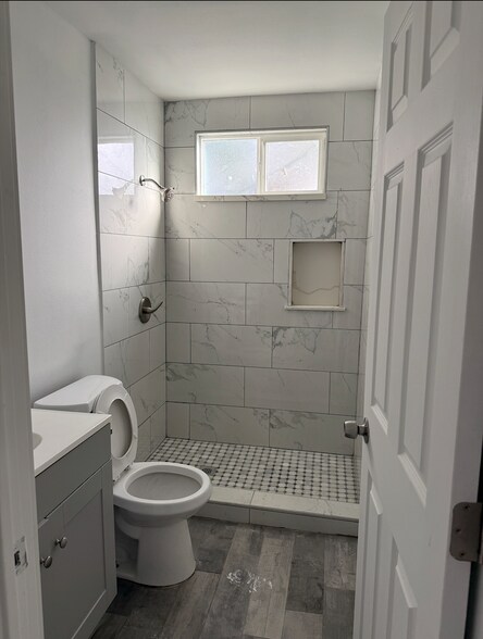 More Photos Of 338 Norris Rd, Bakersfield Multifamily For Sale