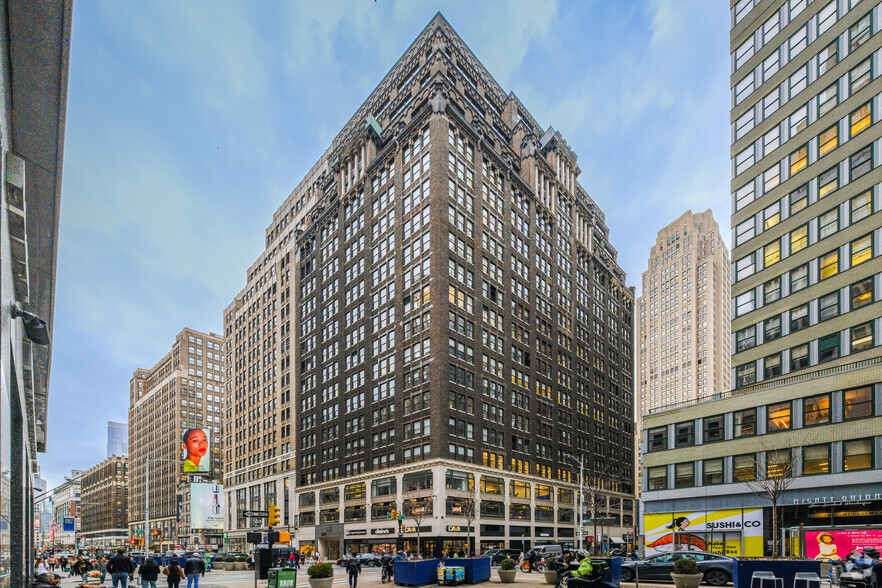 Primary Photo Of 1385 Broadway, New York Office For Lease