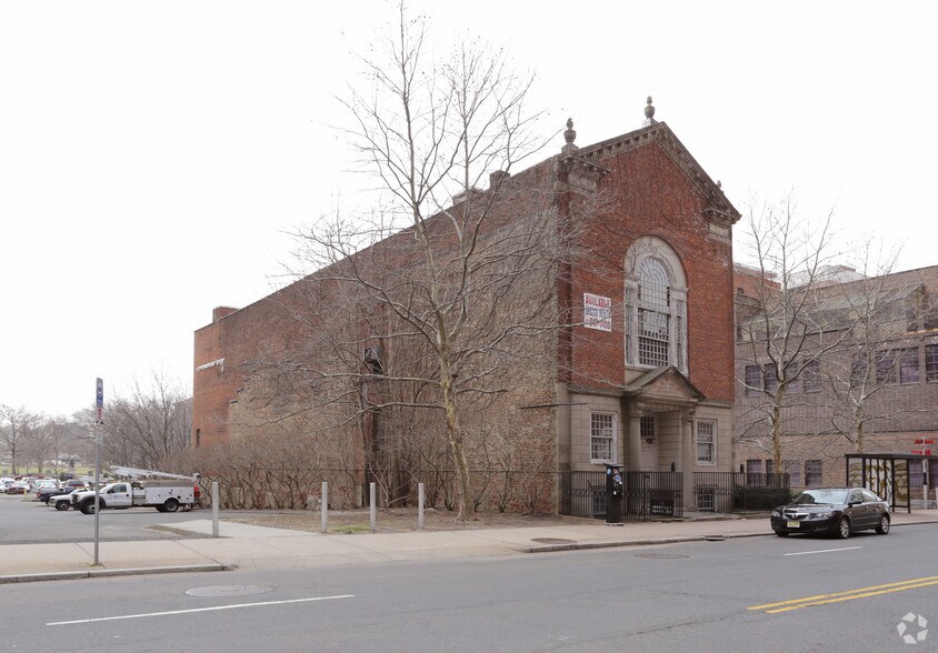 Primary Photo Of 215 Pearl St, Hartford Religious Facility For Sale