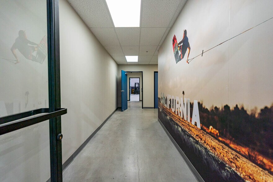 More Photos Of 31970 Castaic Rd, Castaic Freestanding For Sale