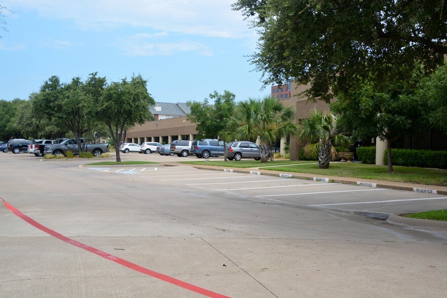 More Photos Of 1840 N Greenville Ave, Richardson Office For Sale