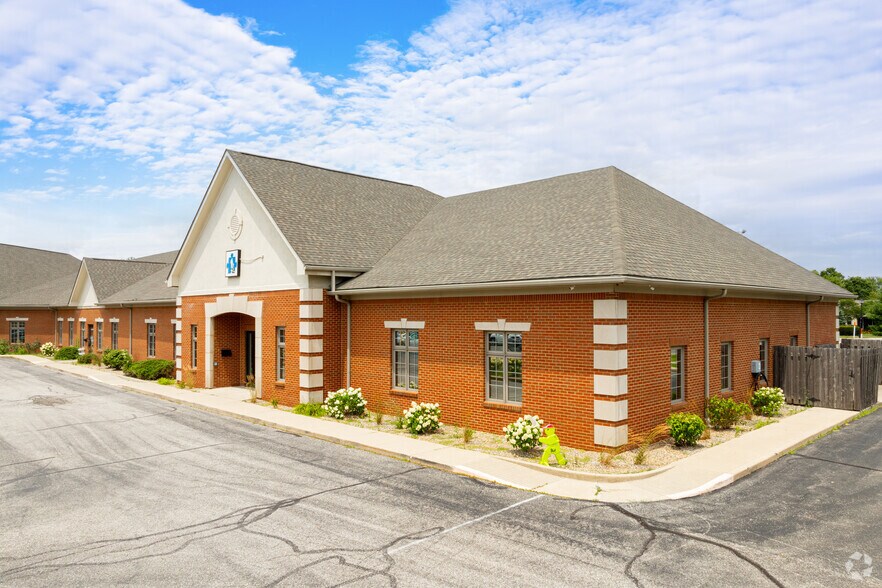 Primary Photo Of 1300 W Jefferson St, Franklin Office For Sale