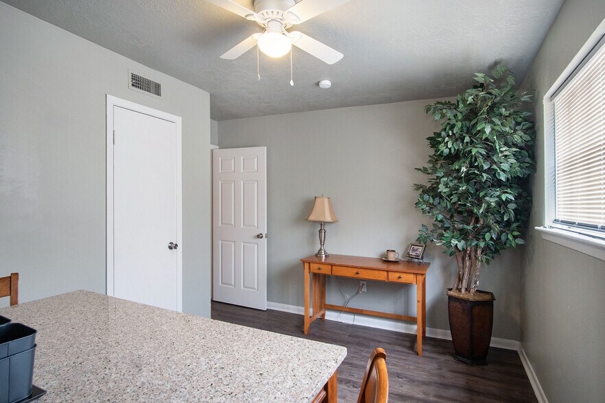 More Photos Of 3300 S College Ave, Bryan Apartments For Sale