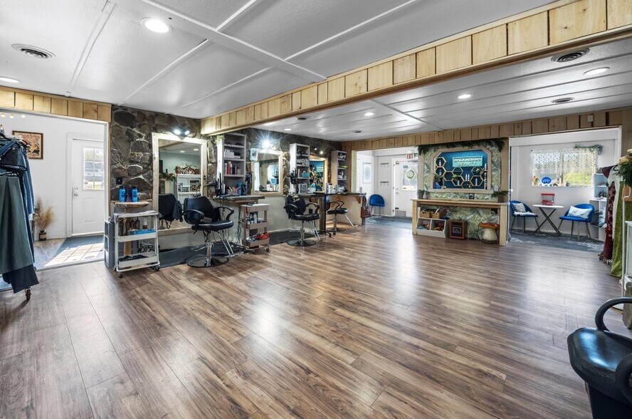 More Photos Of 2624 County Route 2, Richland Freestanding For Sale