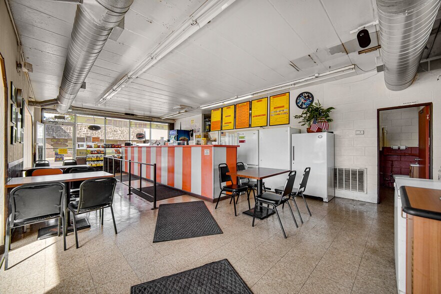 More Photos Of 2513 Ridge Rd, Lansing Storefront Retail Residential For Sale