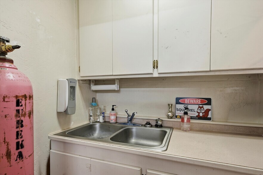 More Photos Of 3940 Main St, Kelseyville Storefront Retail Office For Sale