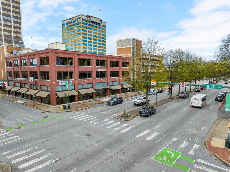 More Photos Of 631 Broad St, Chattanooga Office For Lease