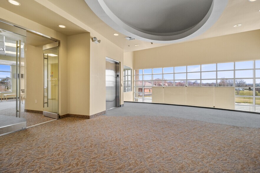 More Photos Of 200 City Hill Dr, London Medical For Lease