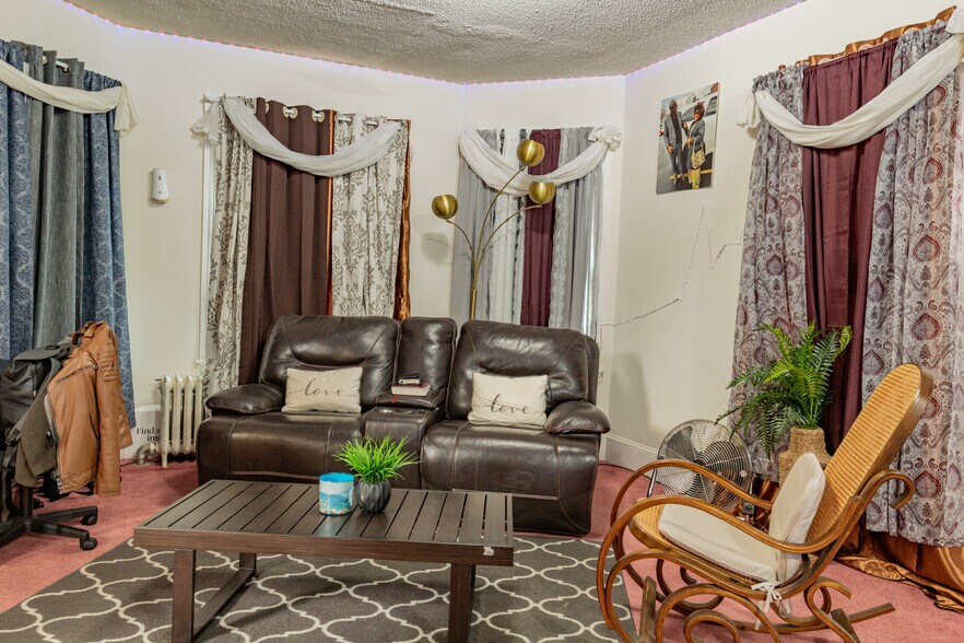 More Photos Of 1530 Congress St, Portland Multifamily For Sale