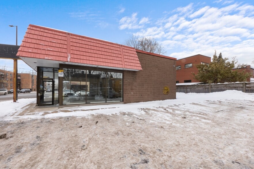 More Photos Of 6150-6170 Ch de la Côte-Saint-Luc, Montréal Freestanding For Lease