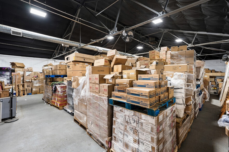 More Photos Of 2879 Main St, Riverside Warehouse For Lease