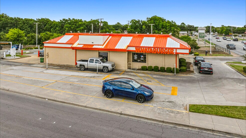 More Photos Of 1120 W Pipeline Rd, Hurst Fast Food For Sale