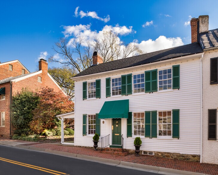 More Photos Of 26 N King St, Leesburg Office For Lease